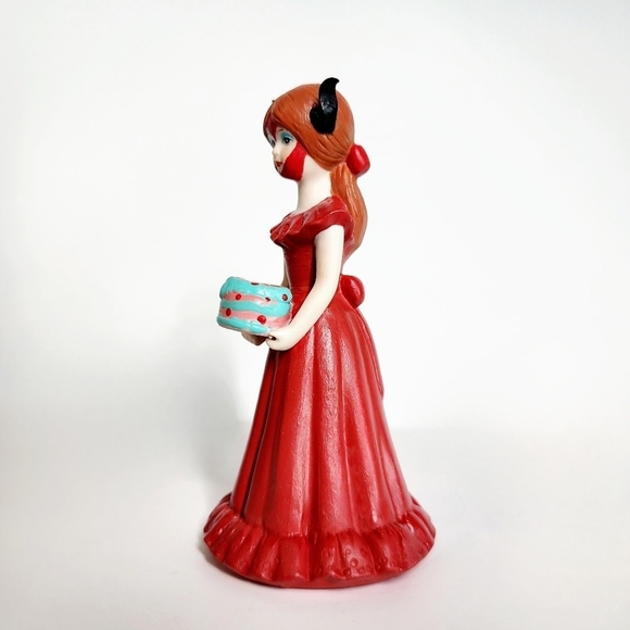 Chappell Roan My Kink Is Karma Inspired Figurine - Picture 7 of 8